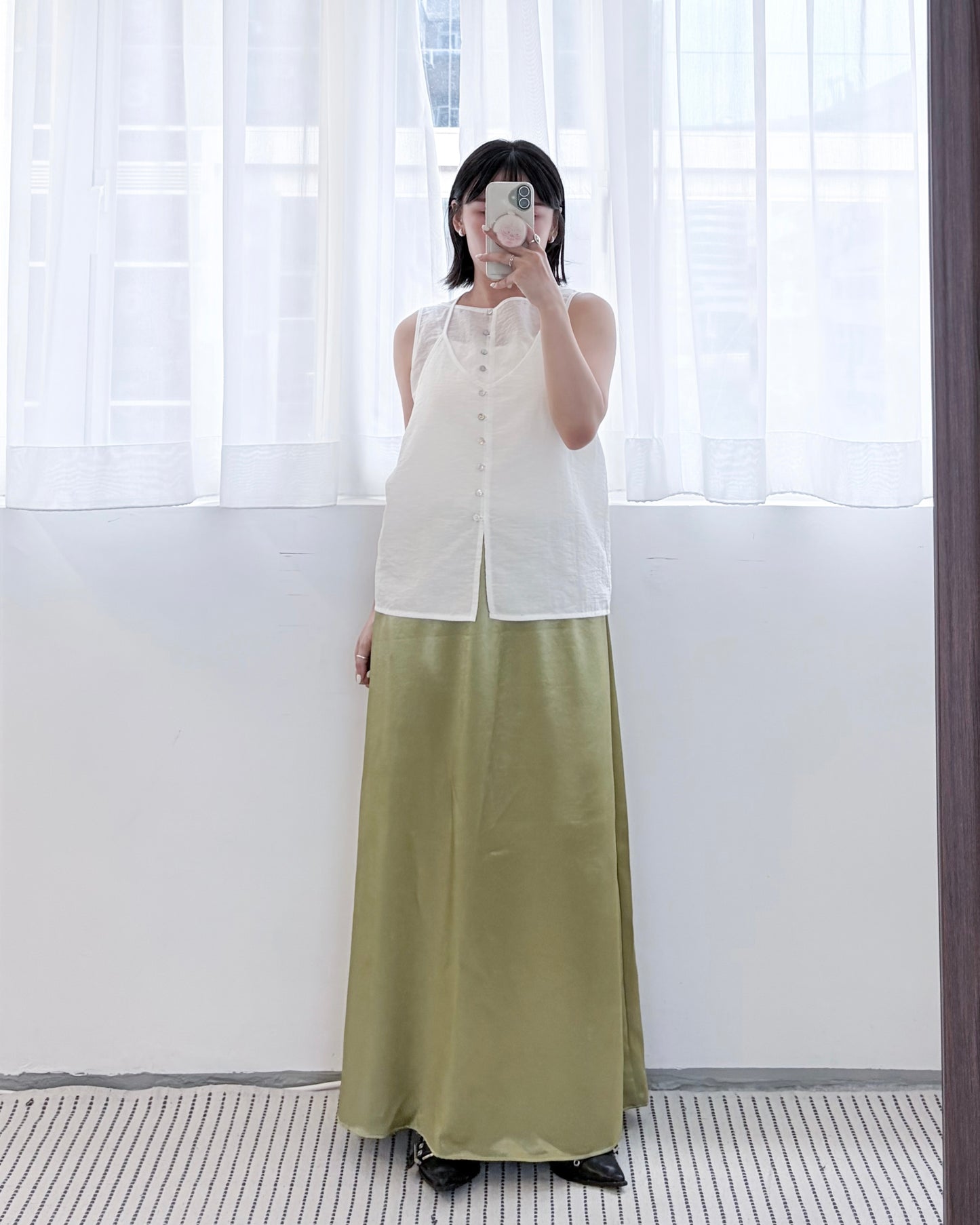 TP829- Office Vest | White | Black