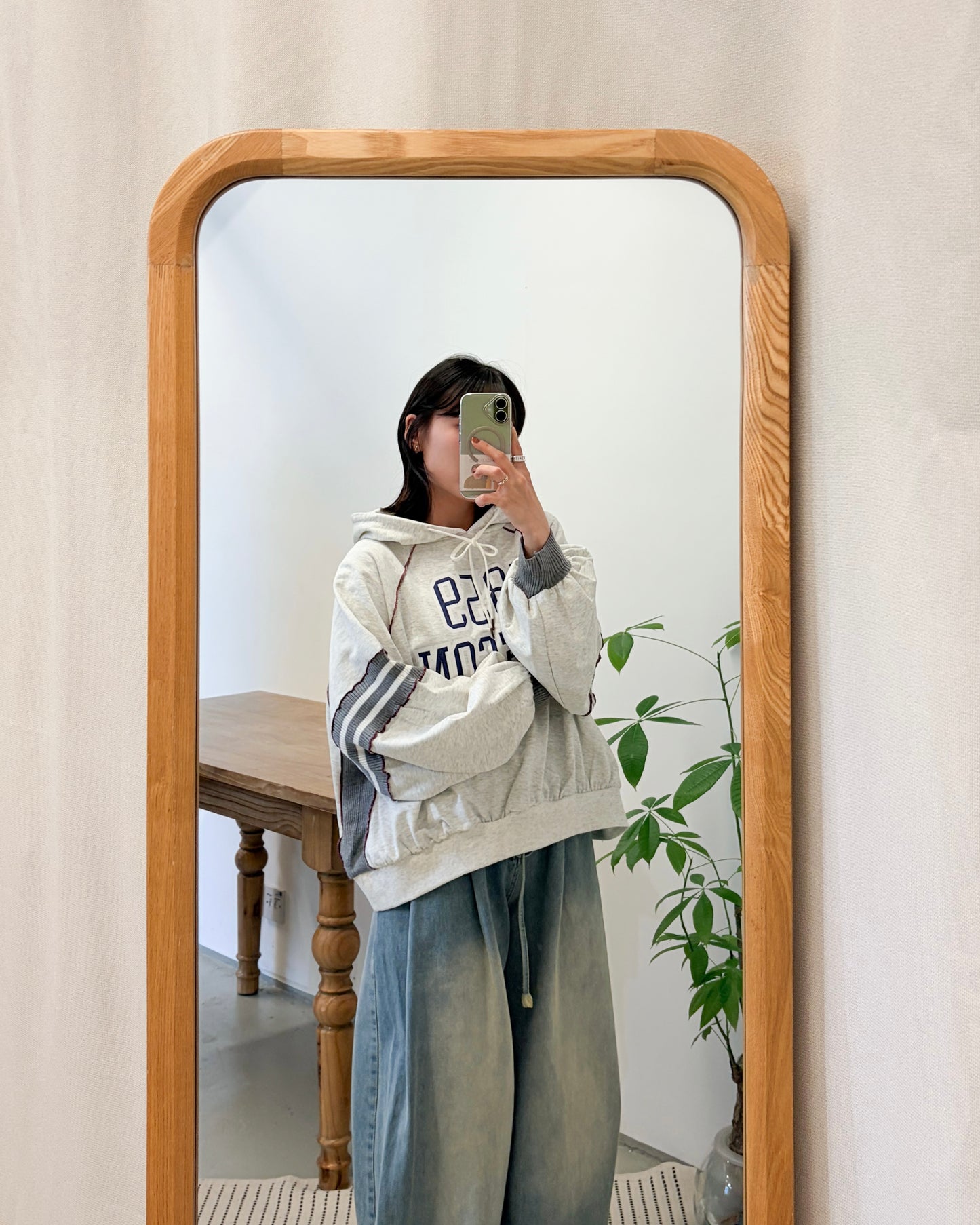 TP708- 拼布Printed Sweatshirt | Grey | Navy