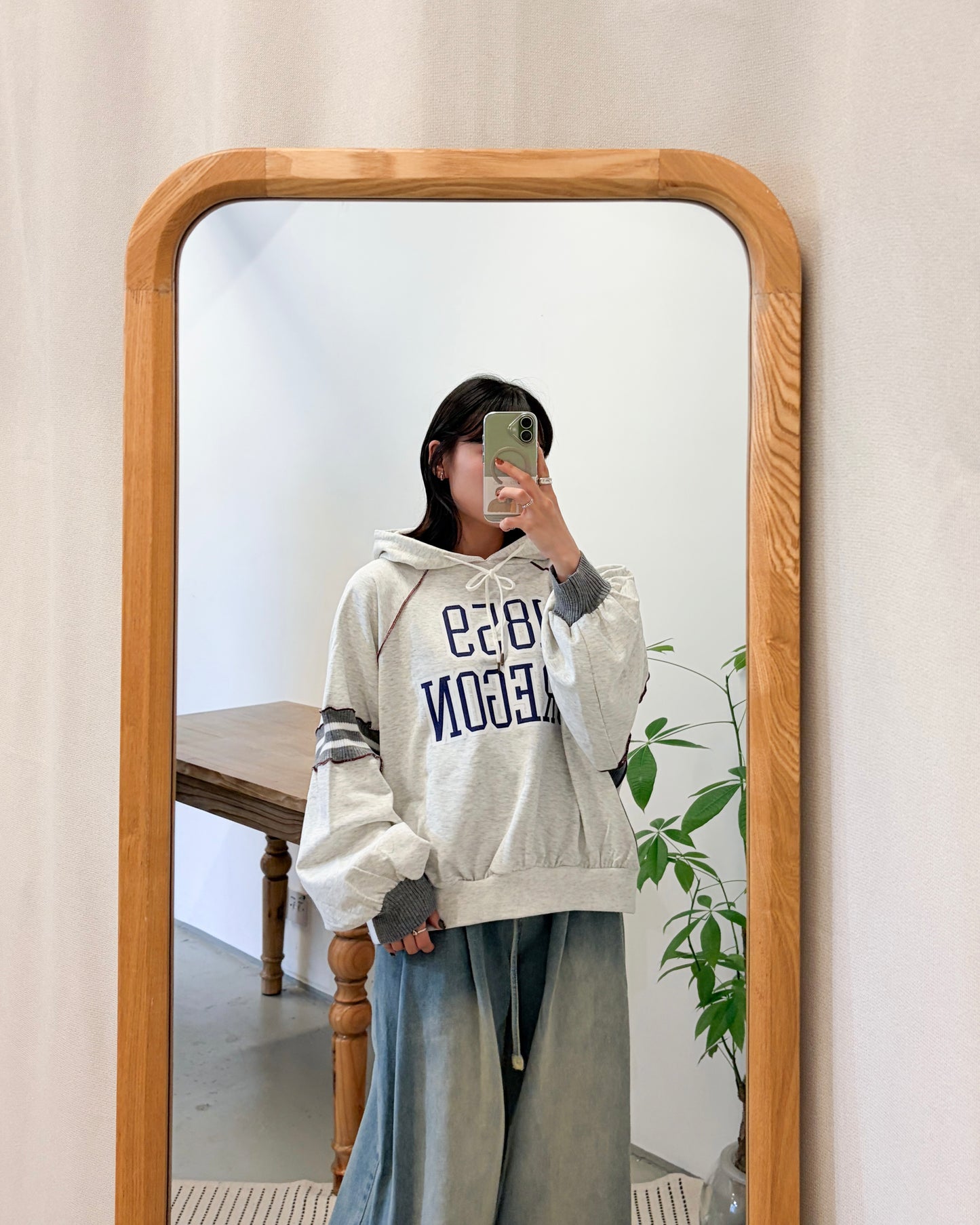 TP708- 拼布Printed Sweatshirt | Grey | Navy