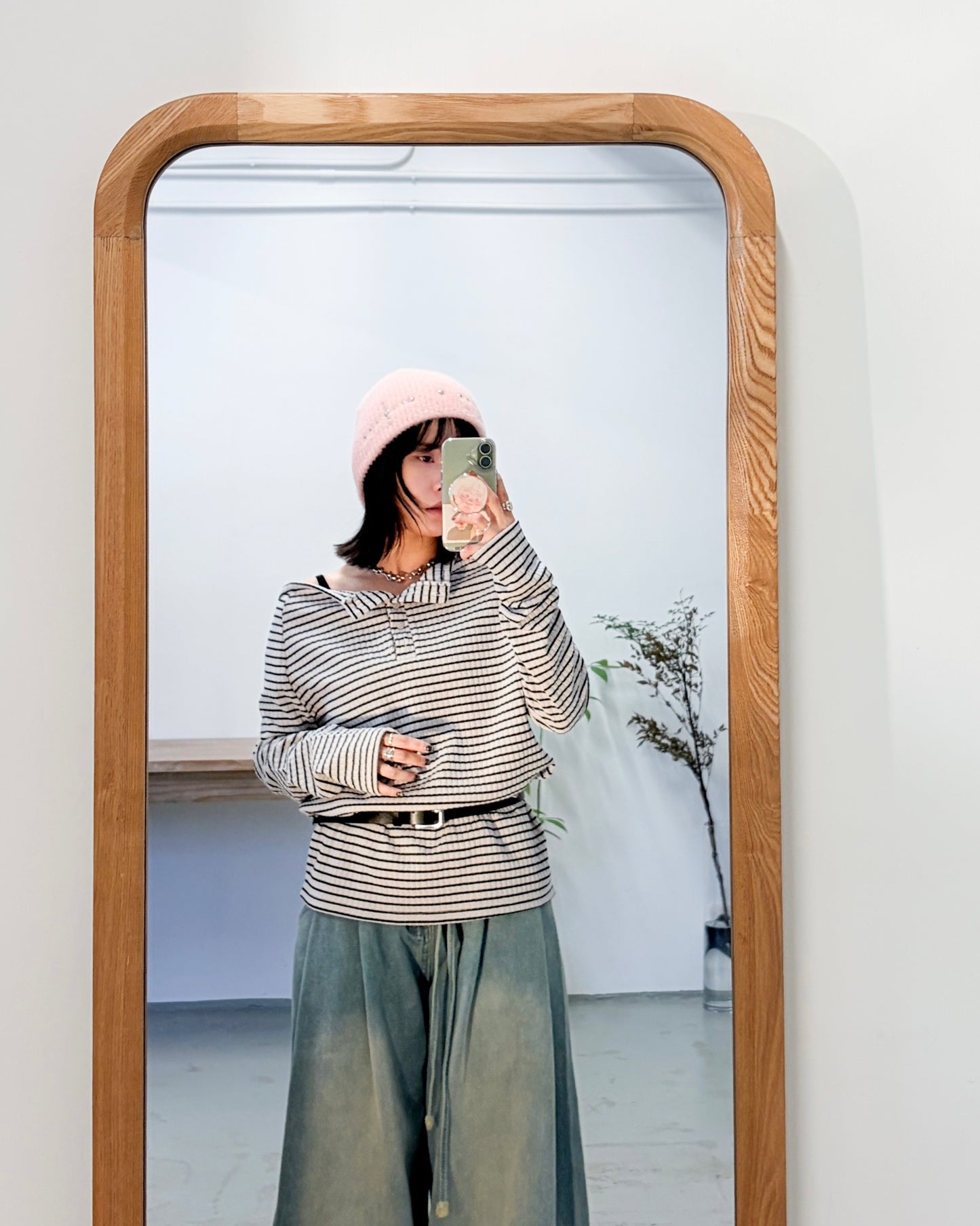 TP710- Off-shoulder Stripe Tee | Ivory | Charcoal