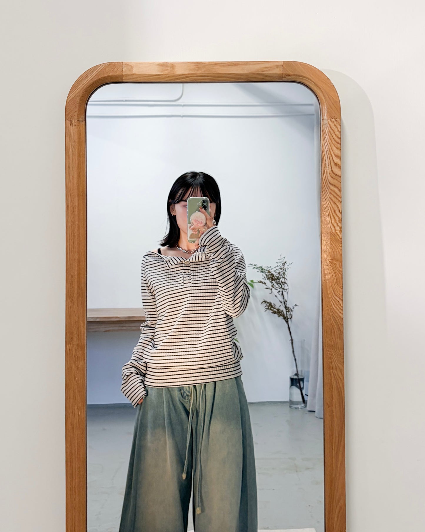 TP710- Off-shoulder Stripe Tee | Ivory | Charcoal