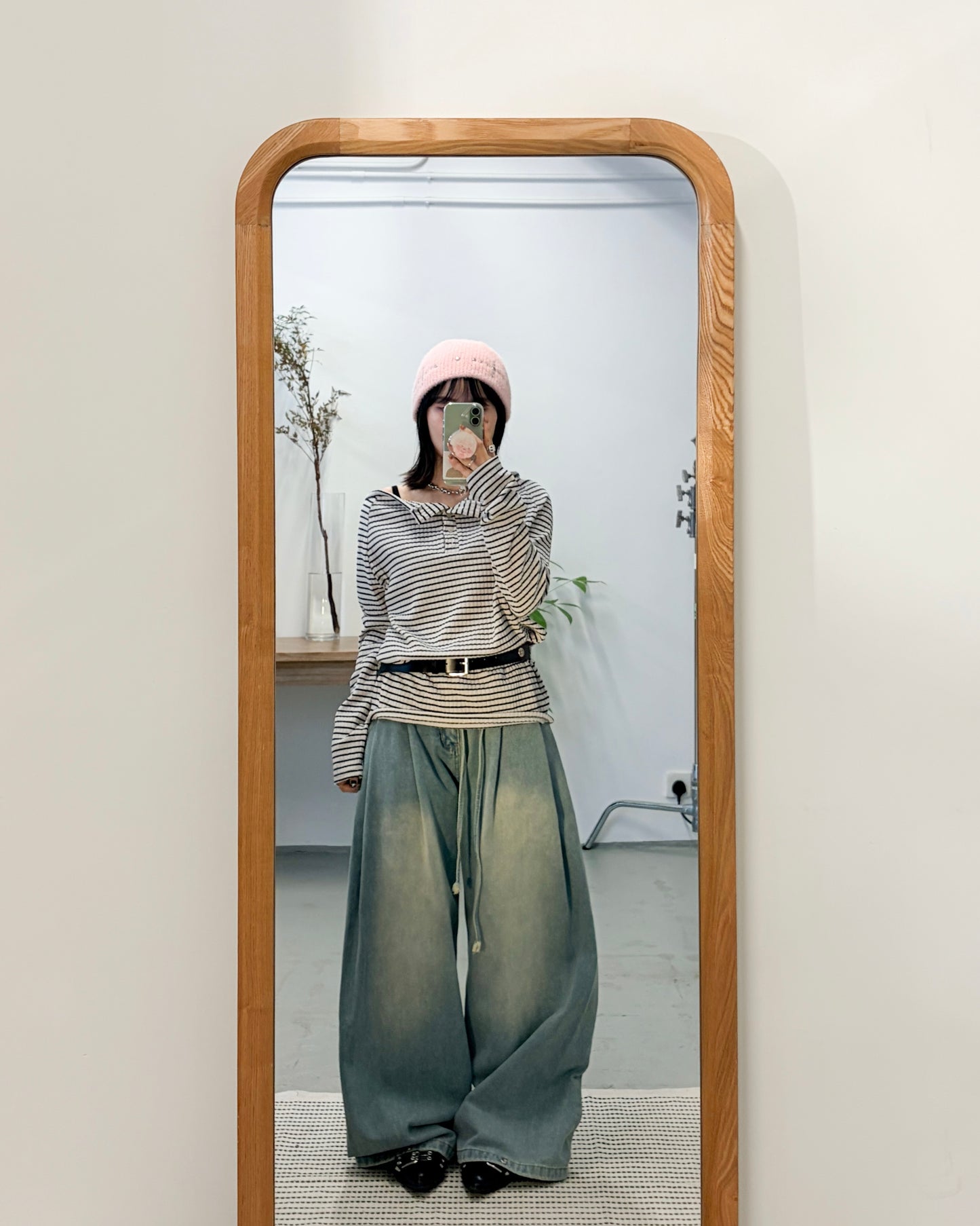 TP710- Off-shoulder Stripe Tee | Ivory | Charcoal