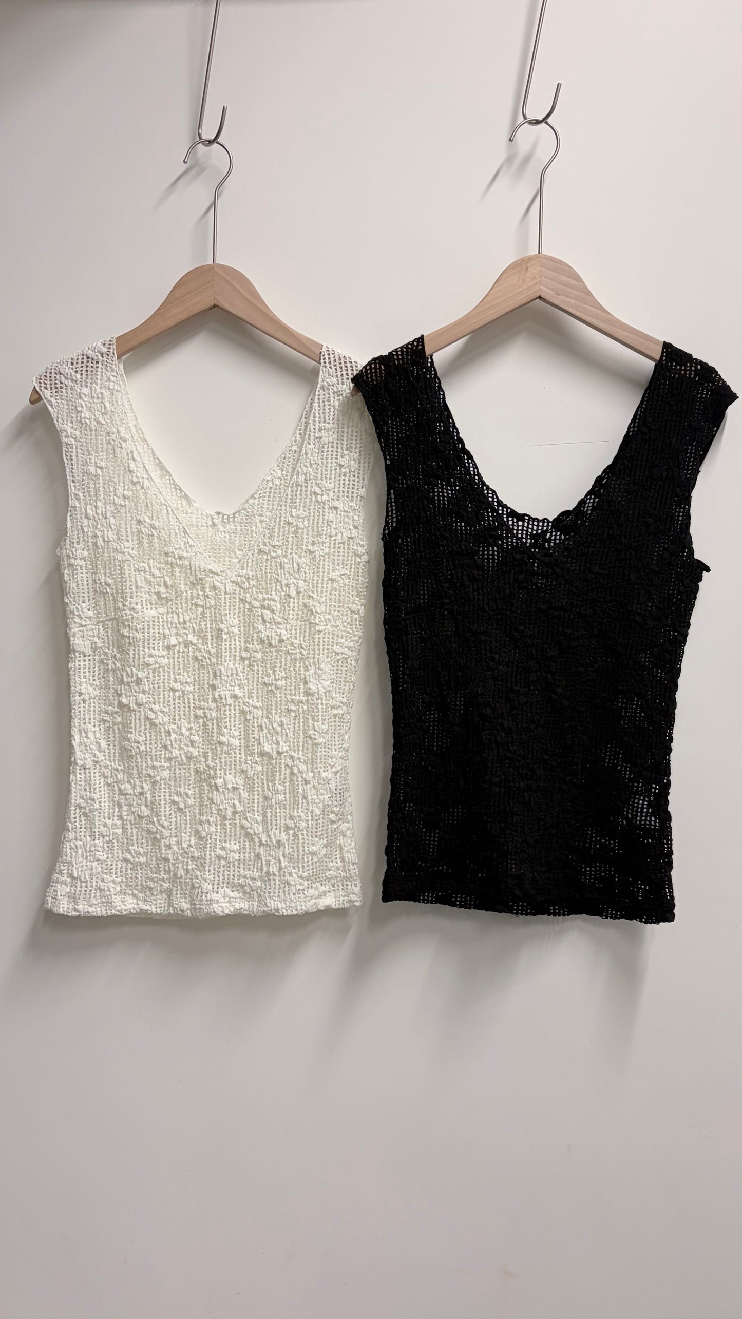 TP789- Floral Mesh Vest Top | White | Black