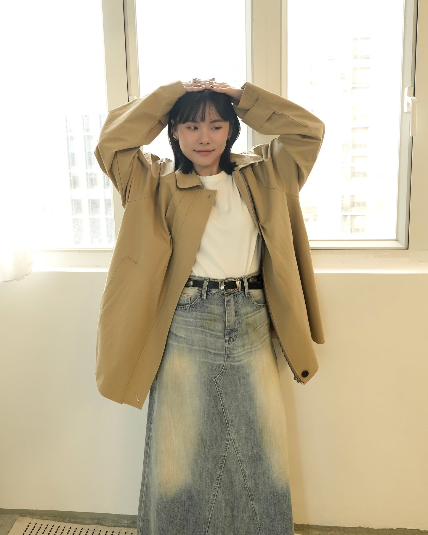 JK43- 打褶傘形薄外套 | Beige | Black