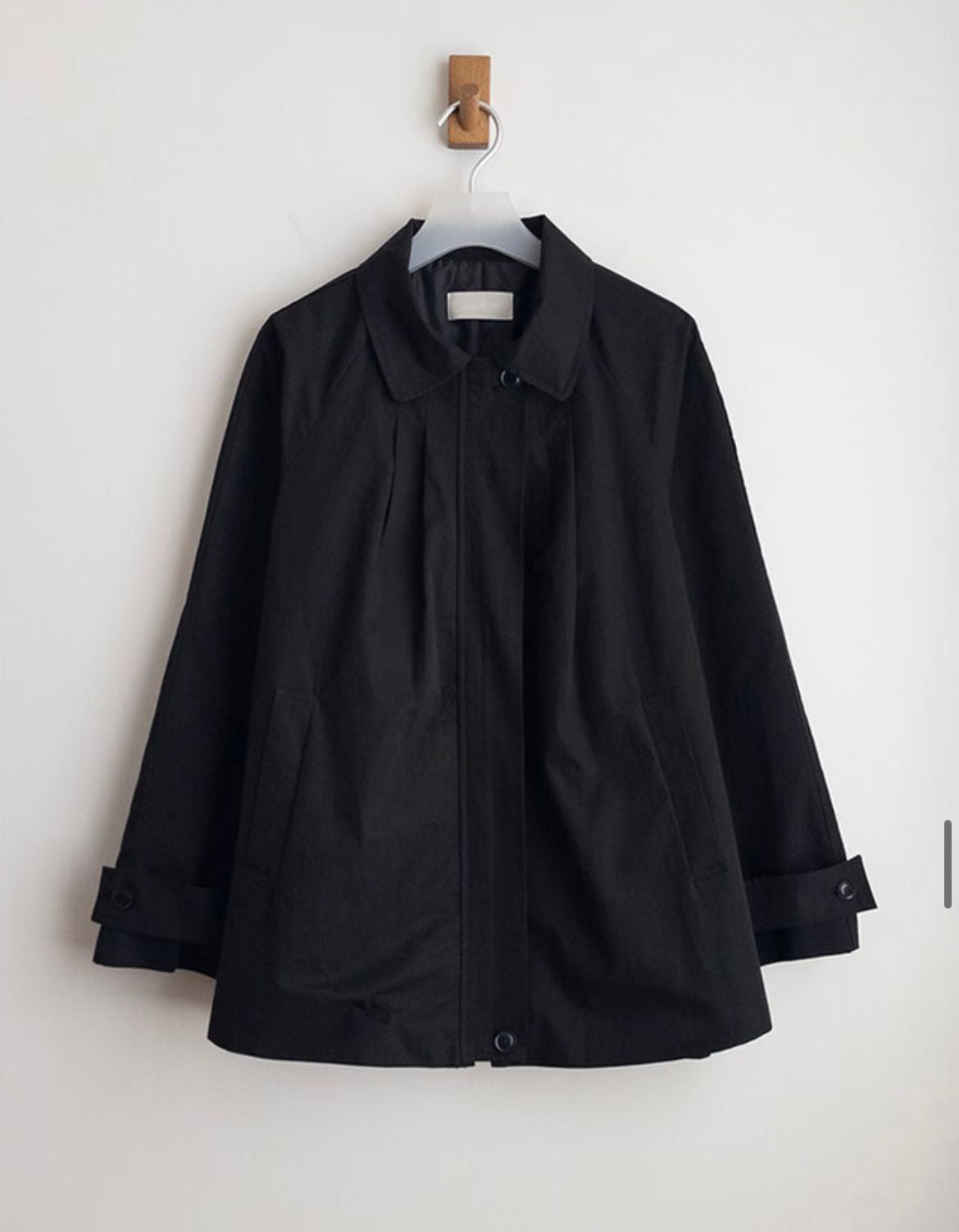 JK43- 打褶傘形薄外套 | Beige | Black
