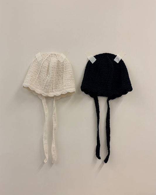 H45- 花邊針織帽 | White | Black