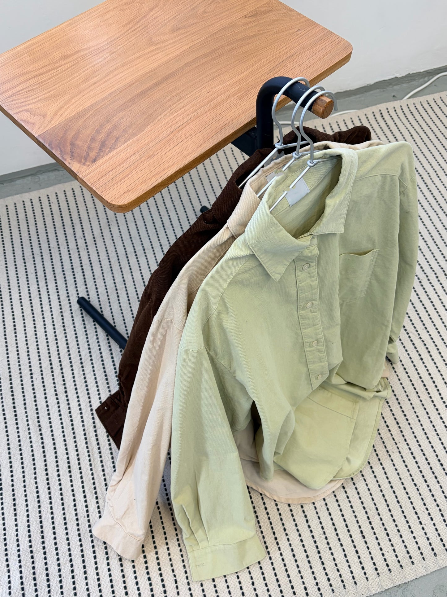 TP696- 三色薄燈芯絨恤衫 ｜ Ivory | Light Green | Brown