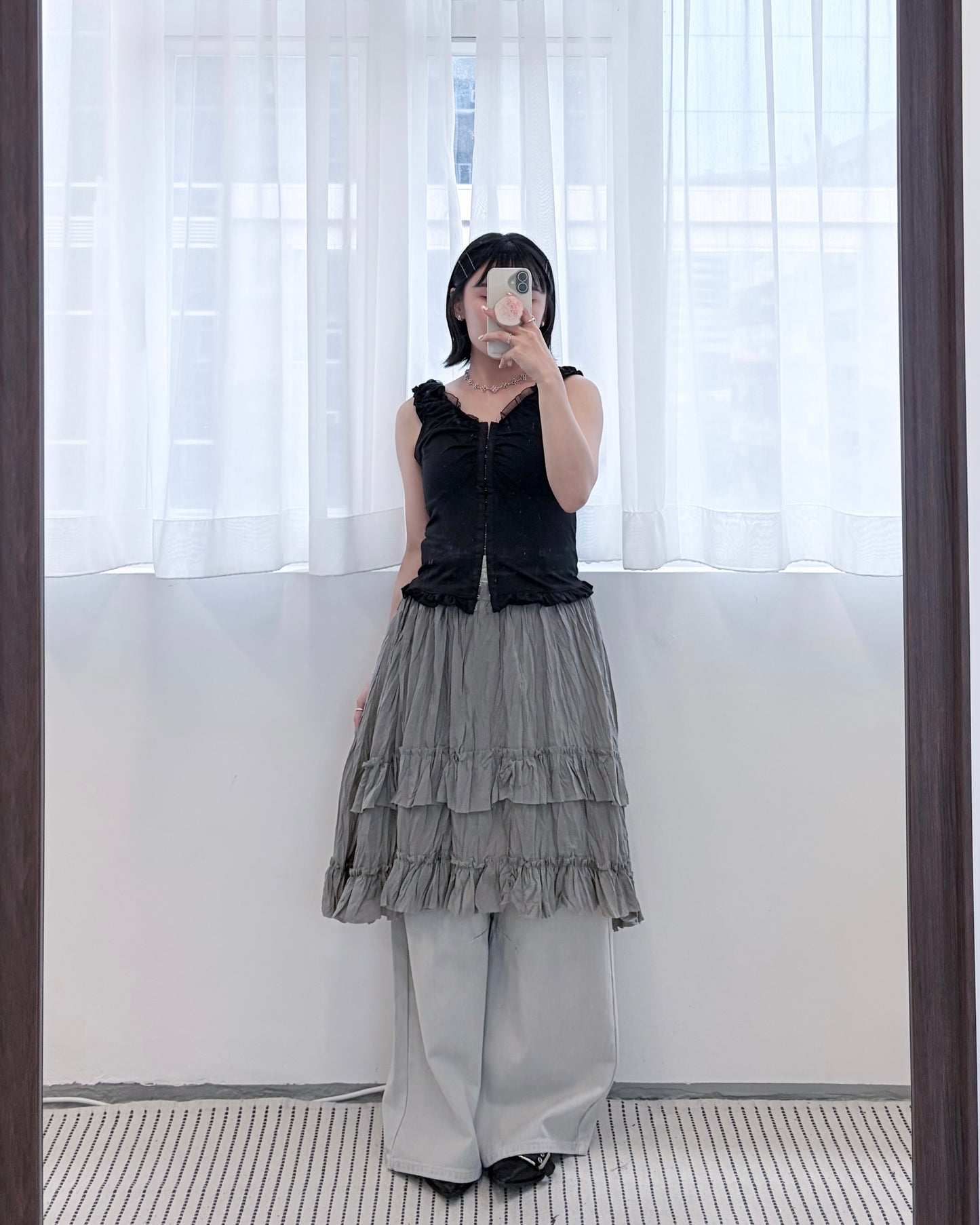 TP819- See-through Ruffle Sleeve Chain Vest | White | Black