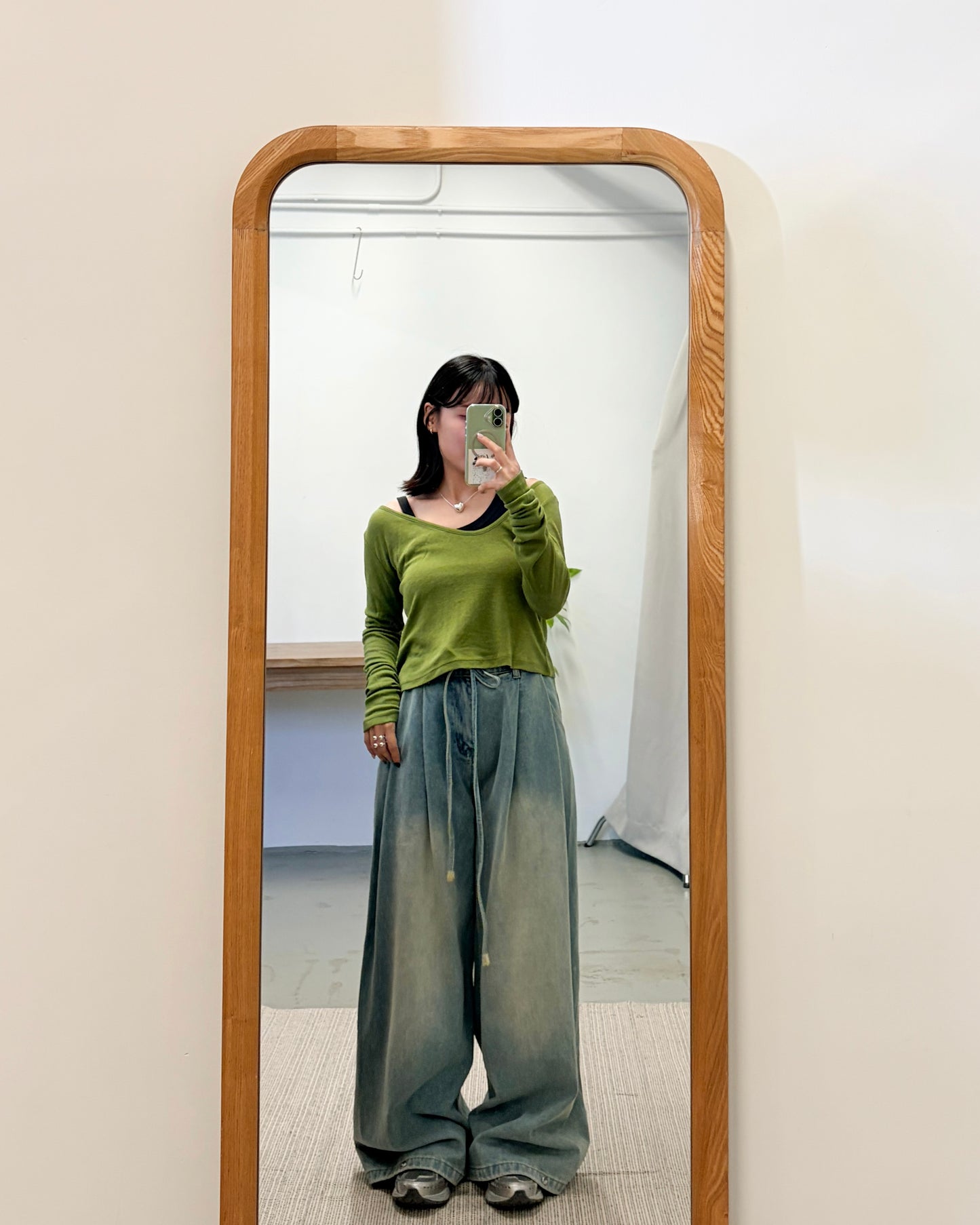 TP724- 軟熟斜肩短身長袖top | Grey | Brown | Green | Black