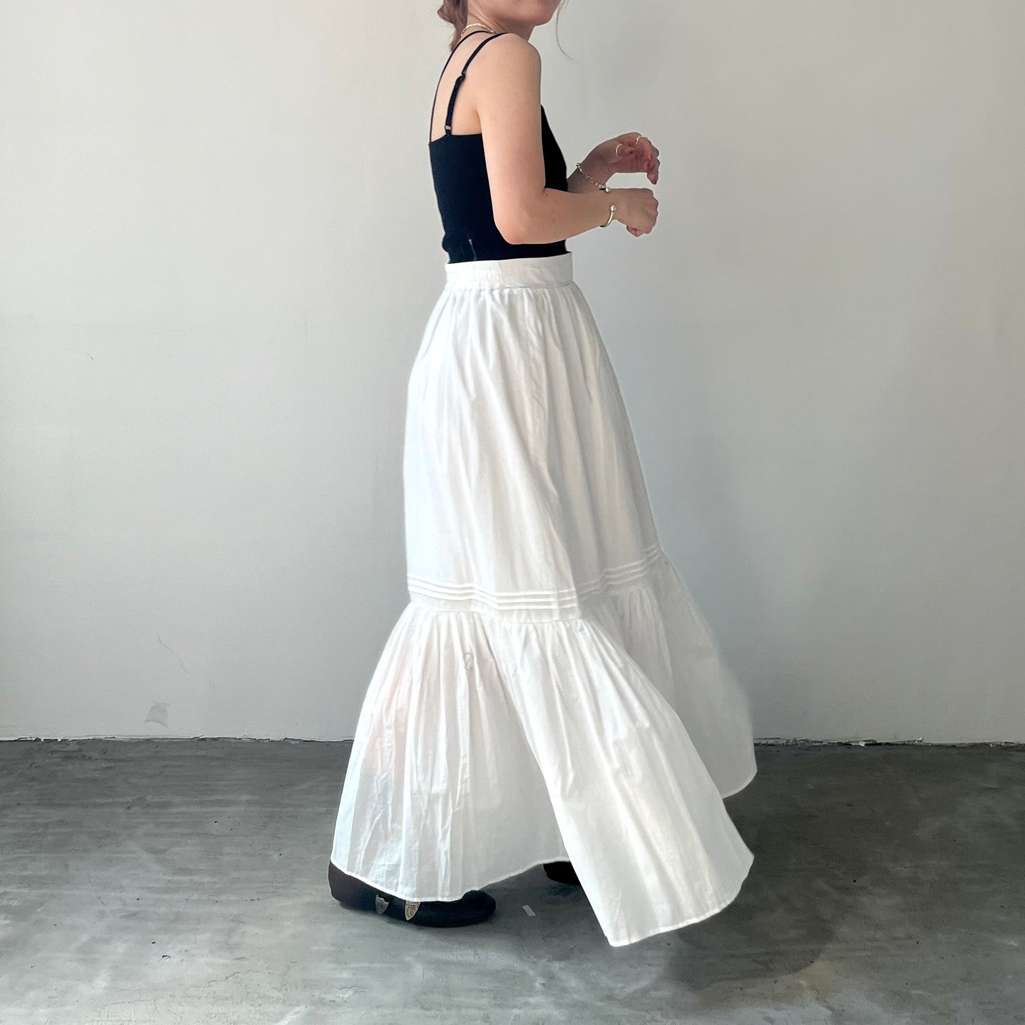 SK31- Cotton Flare Skirt | White | Black