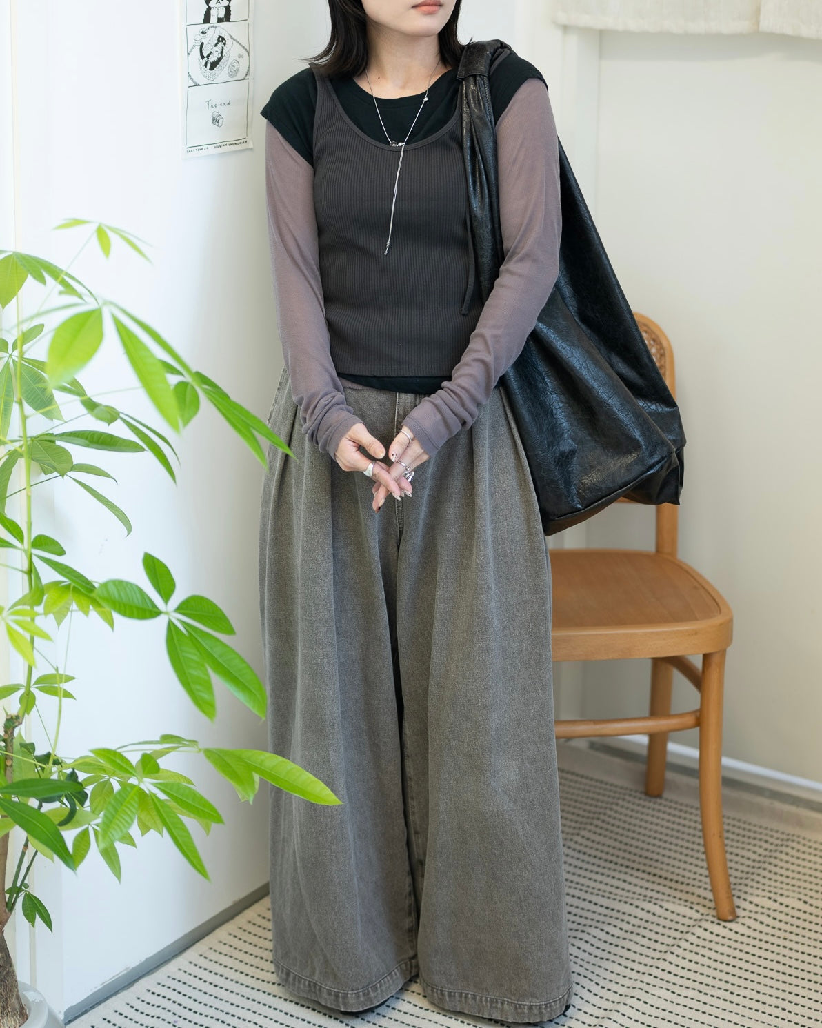 TP676- Side Ribbon Vest | Milk tea | Brown | Black