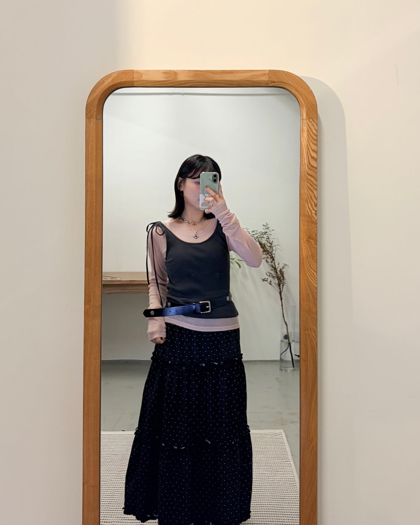 SK140- Black Small Dot Ruffle Skirt  ( 薄絨 ）