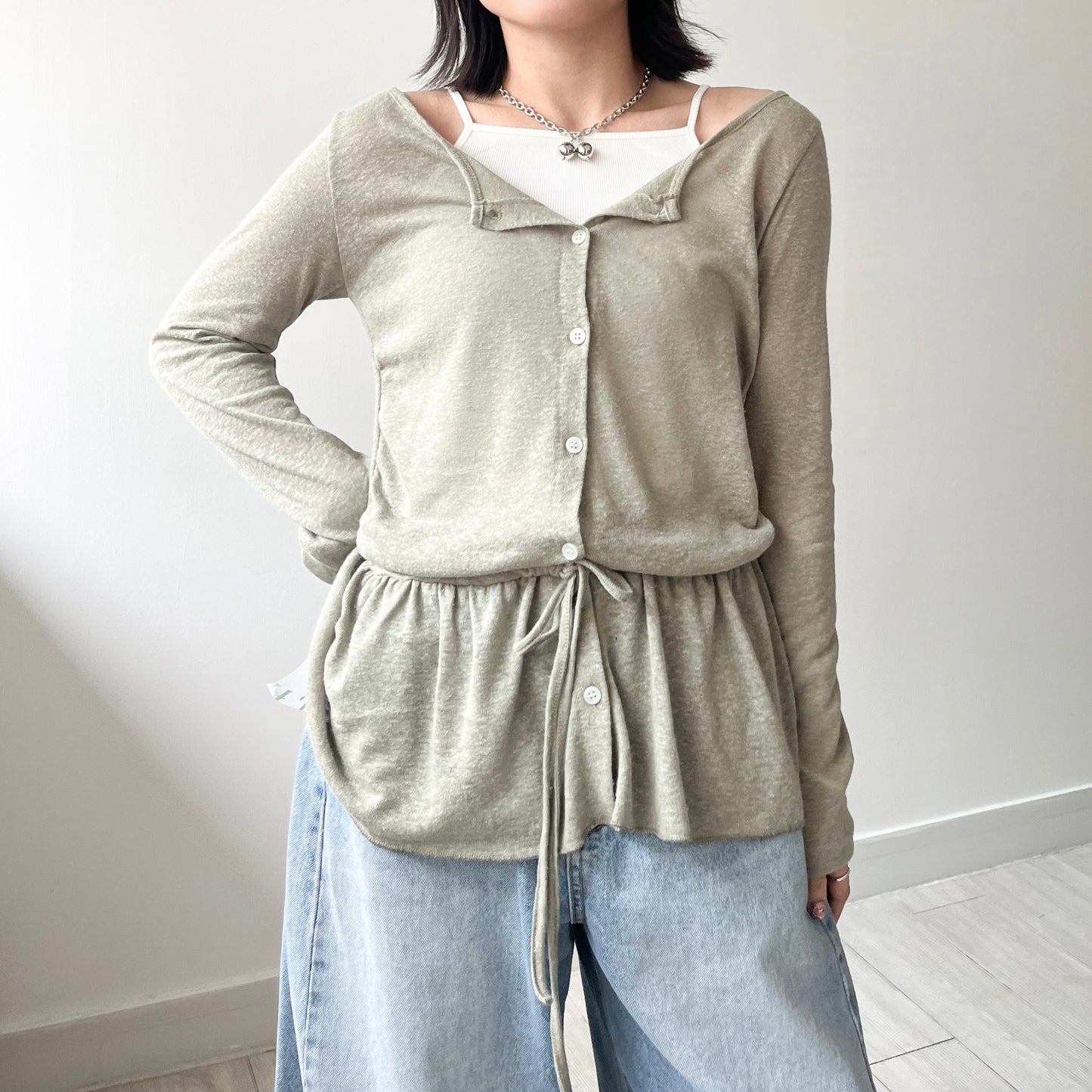 TP488- 大圓領束腰Ruffle Top | White | Khaki | Black
