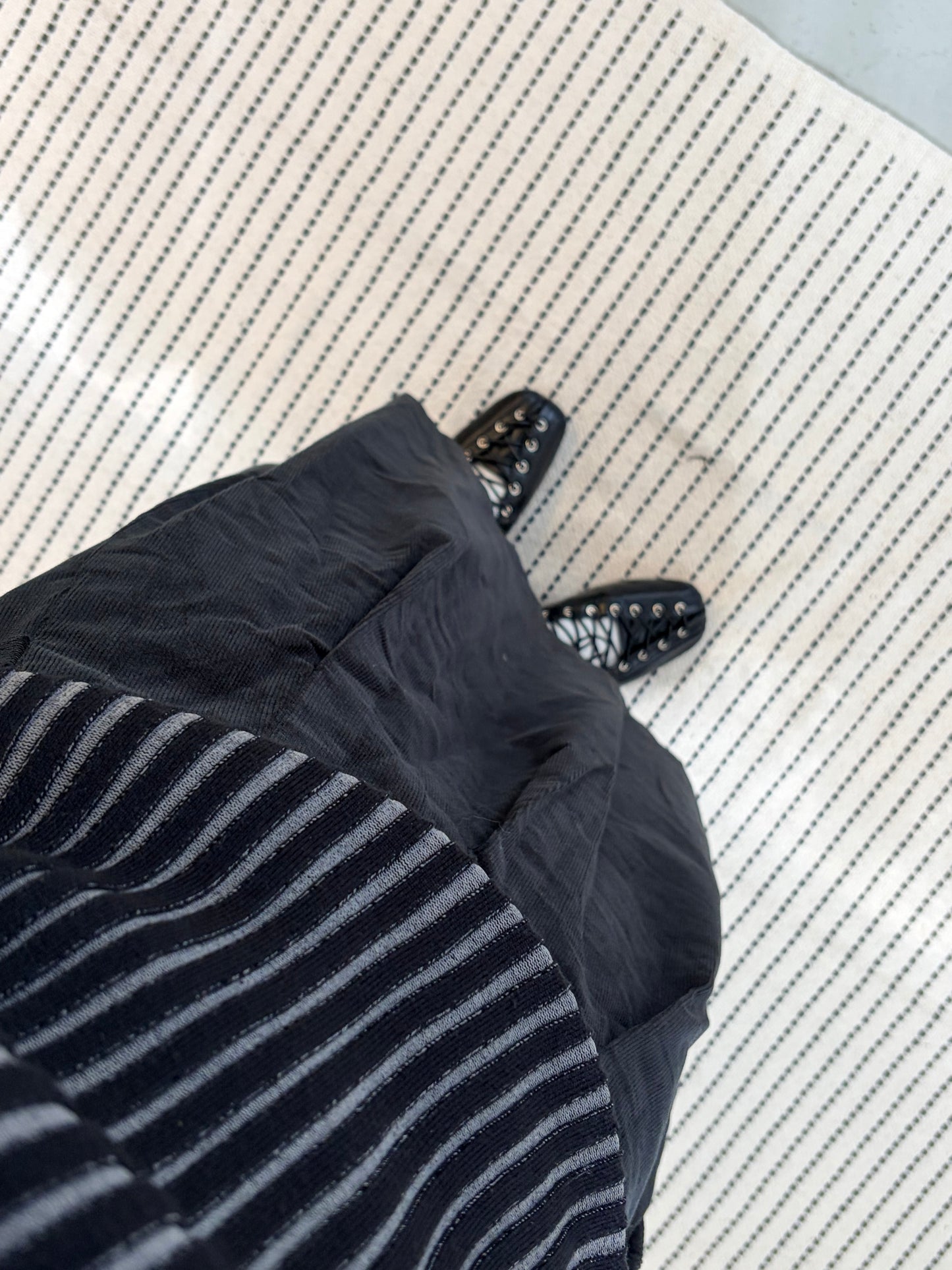 SK134- 燈芯絨一片打褶裙 | Brown | Black