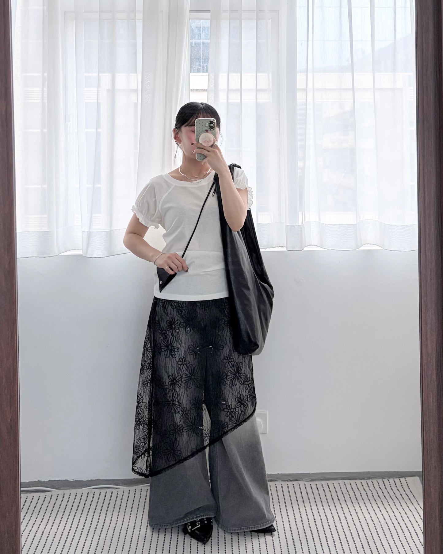 TP792- Ruffle Sleeves Top | White | Navy