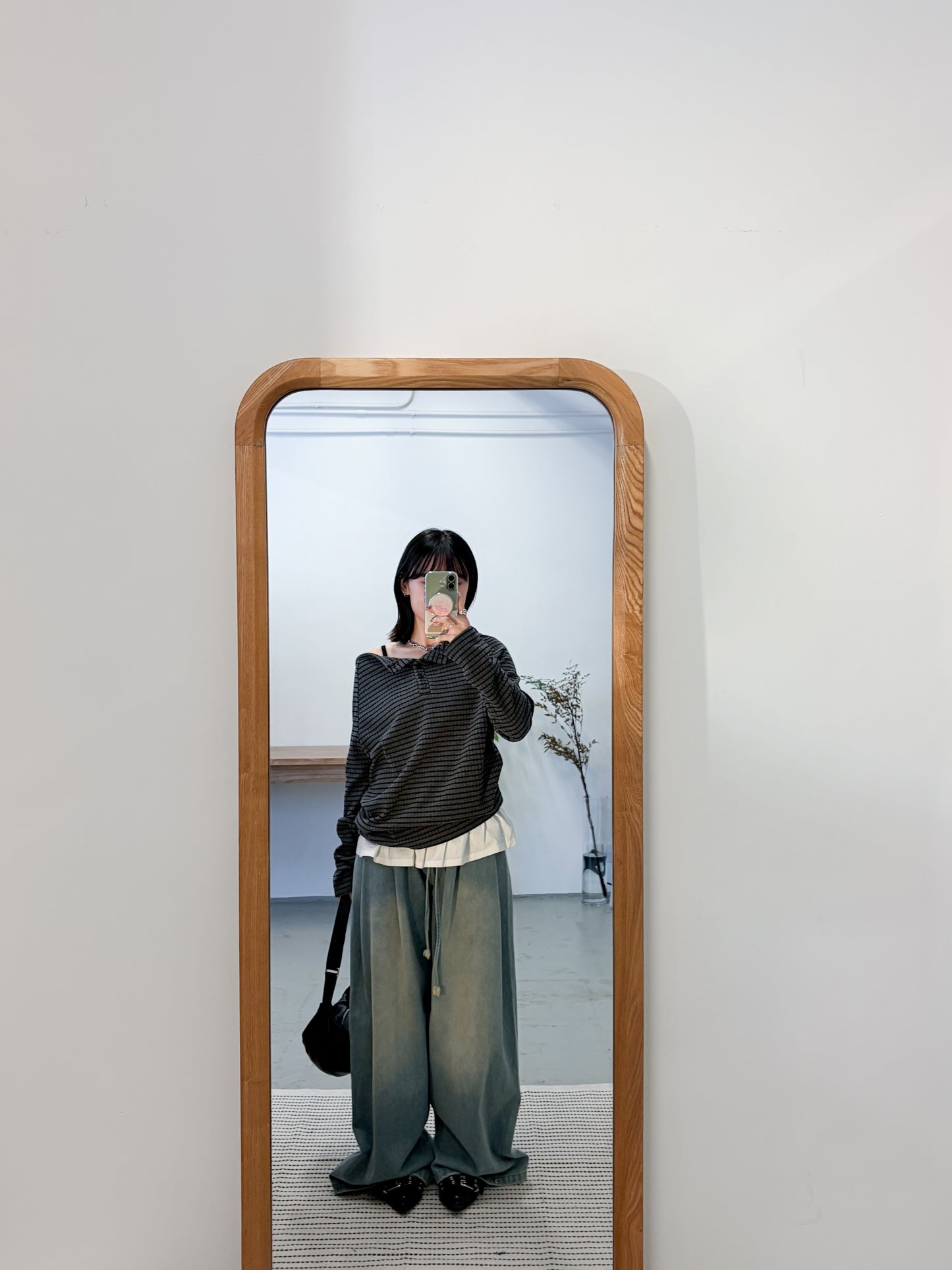 TP710- Off-shoulder Stripe Tee | Ivory | Charcoal