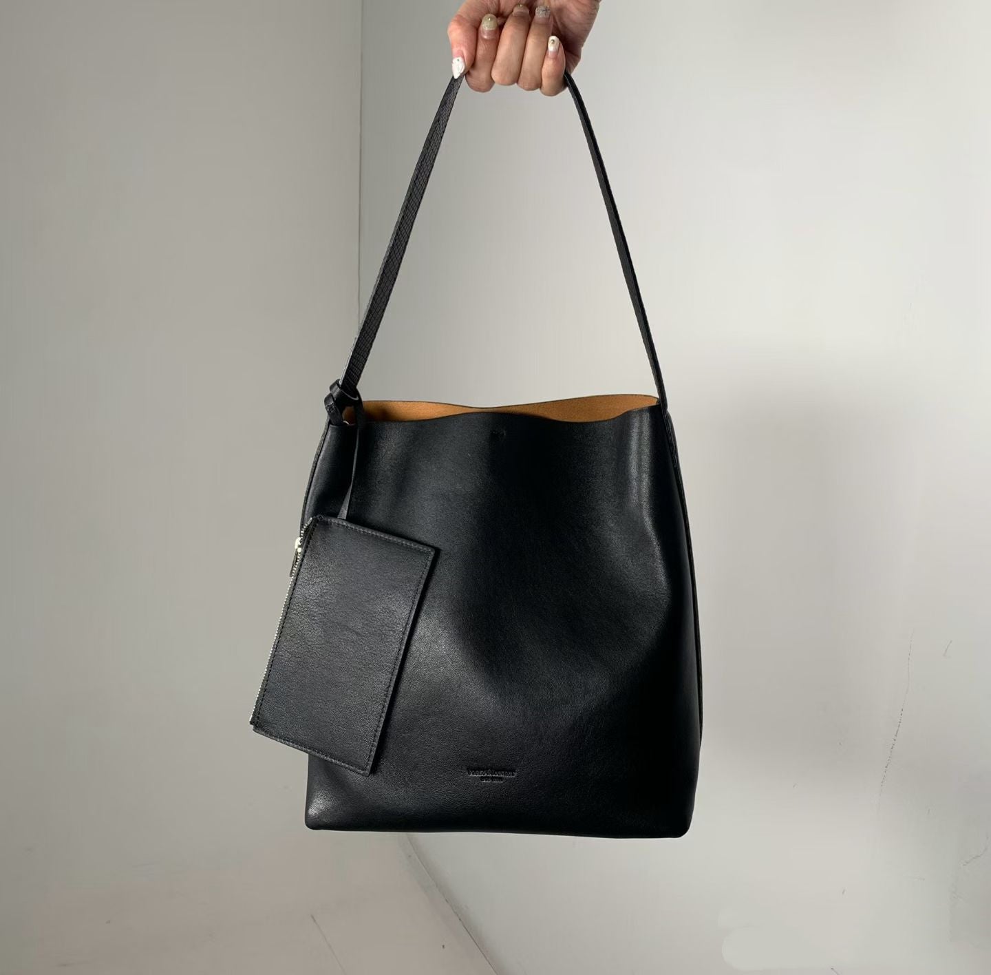 羊皮 Classic 托特包 | Black | Chocolate ( 連小掛包 )