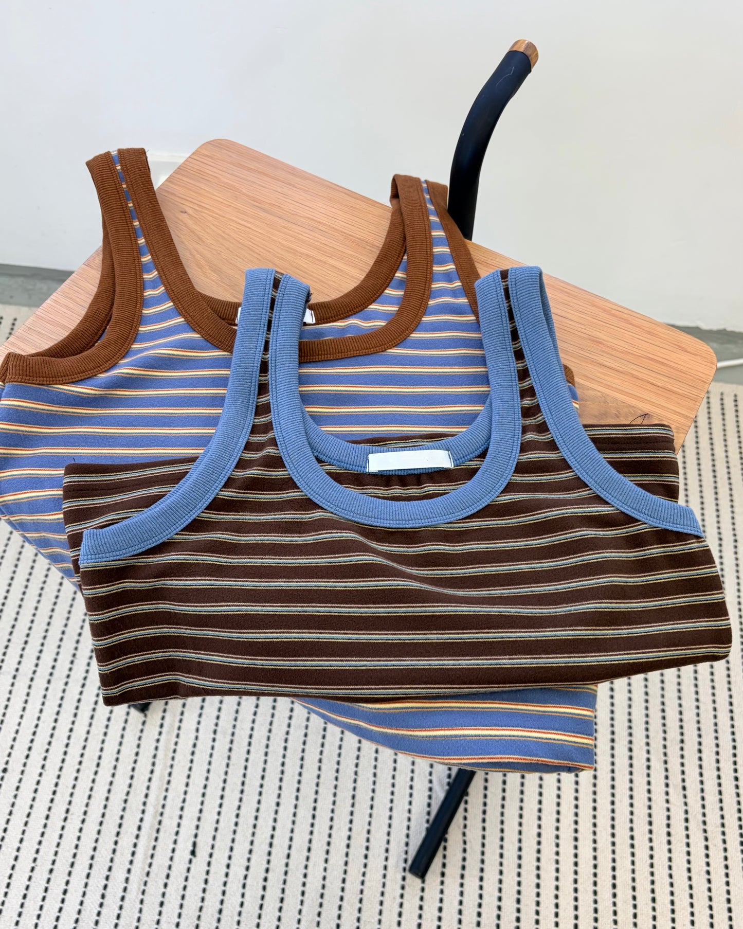 TP692- 絨面撞色橫間背心 | Brown  | Blue