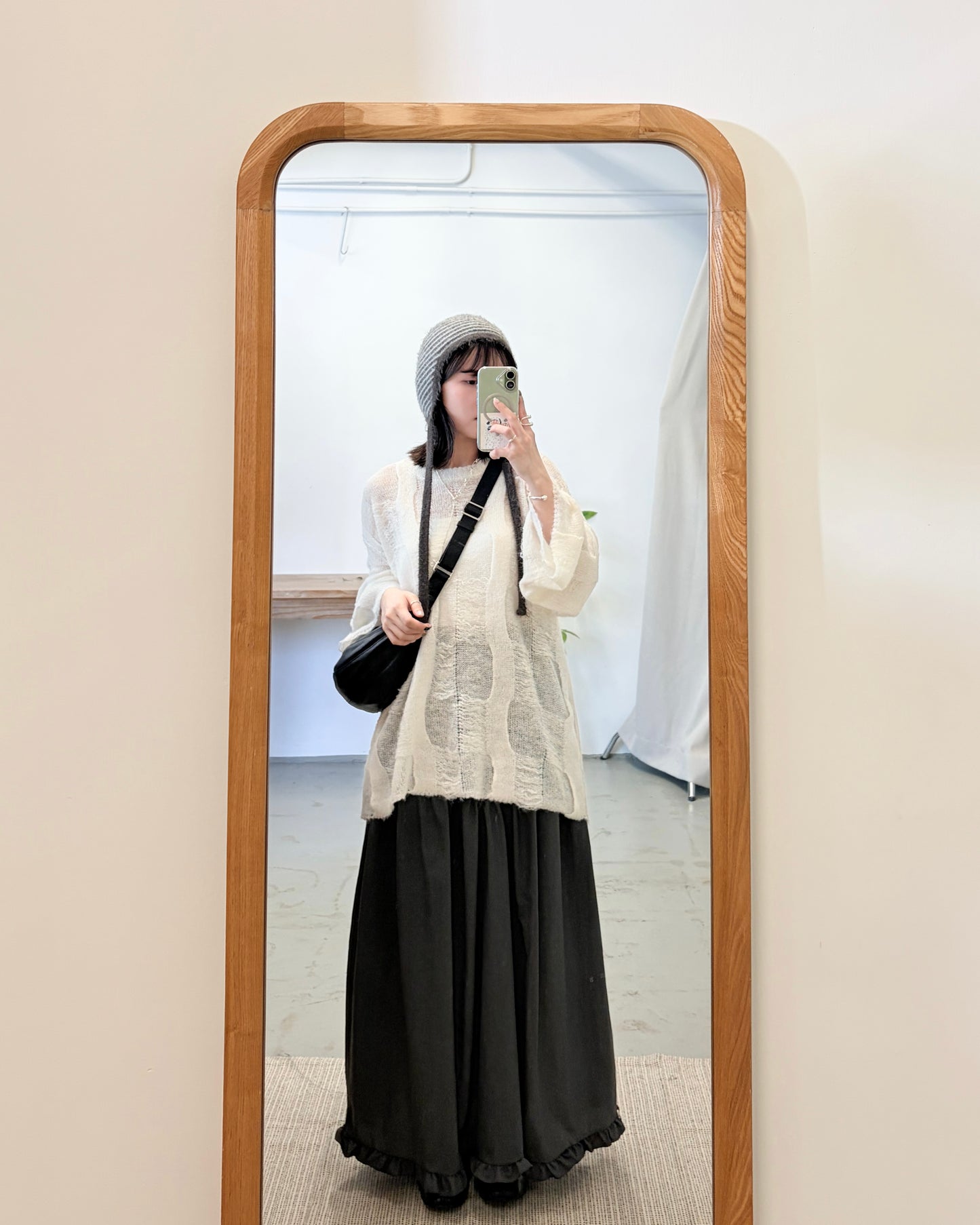 TP717- 馬海毛破爛Mesh Top | White | Brown | Black