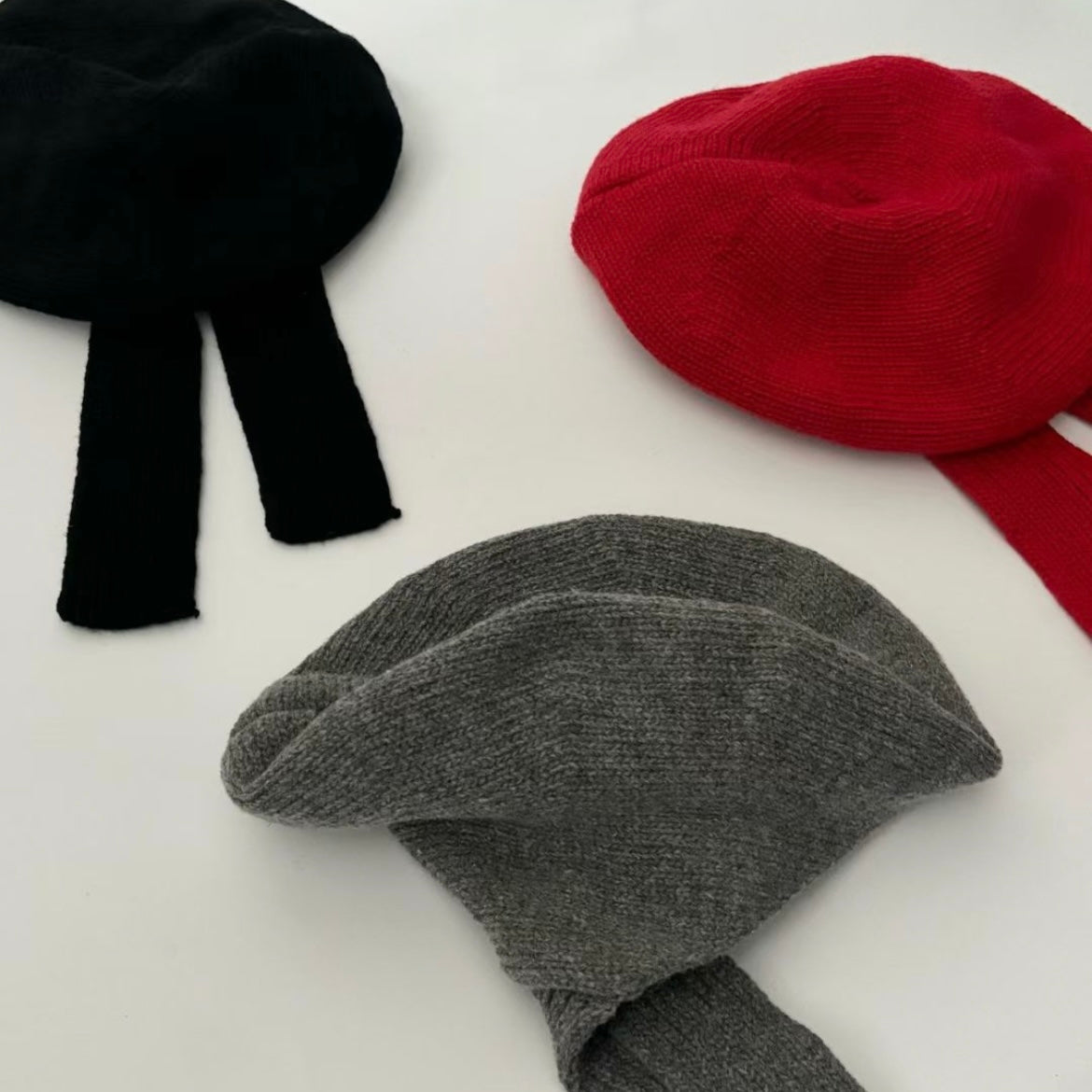 H30- Design Bonne Hat | Red | Grey | Black