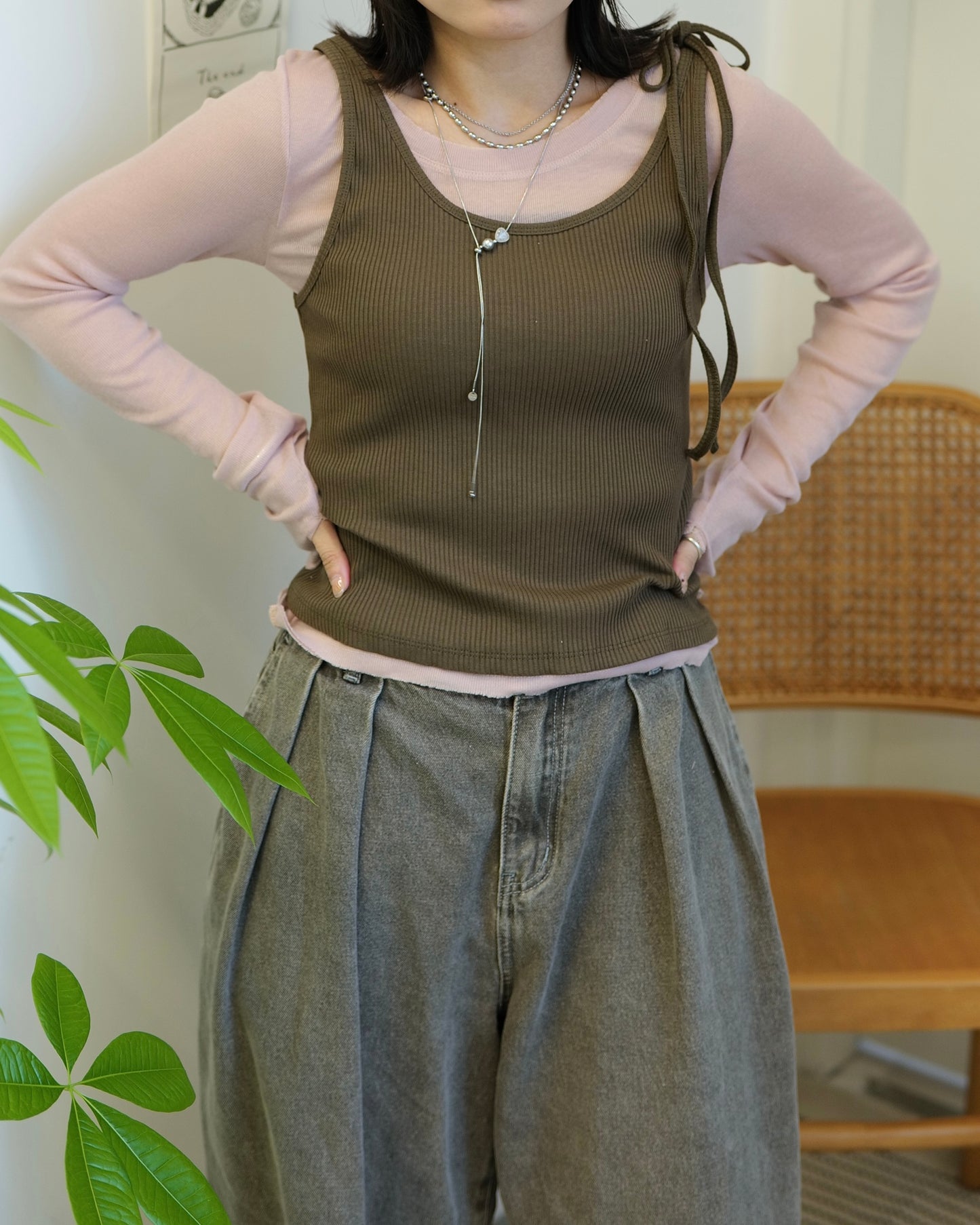 TP676- Side Ribbon Vest | Milk tea | Brown | Black