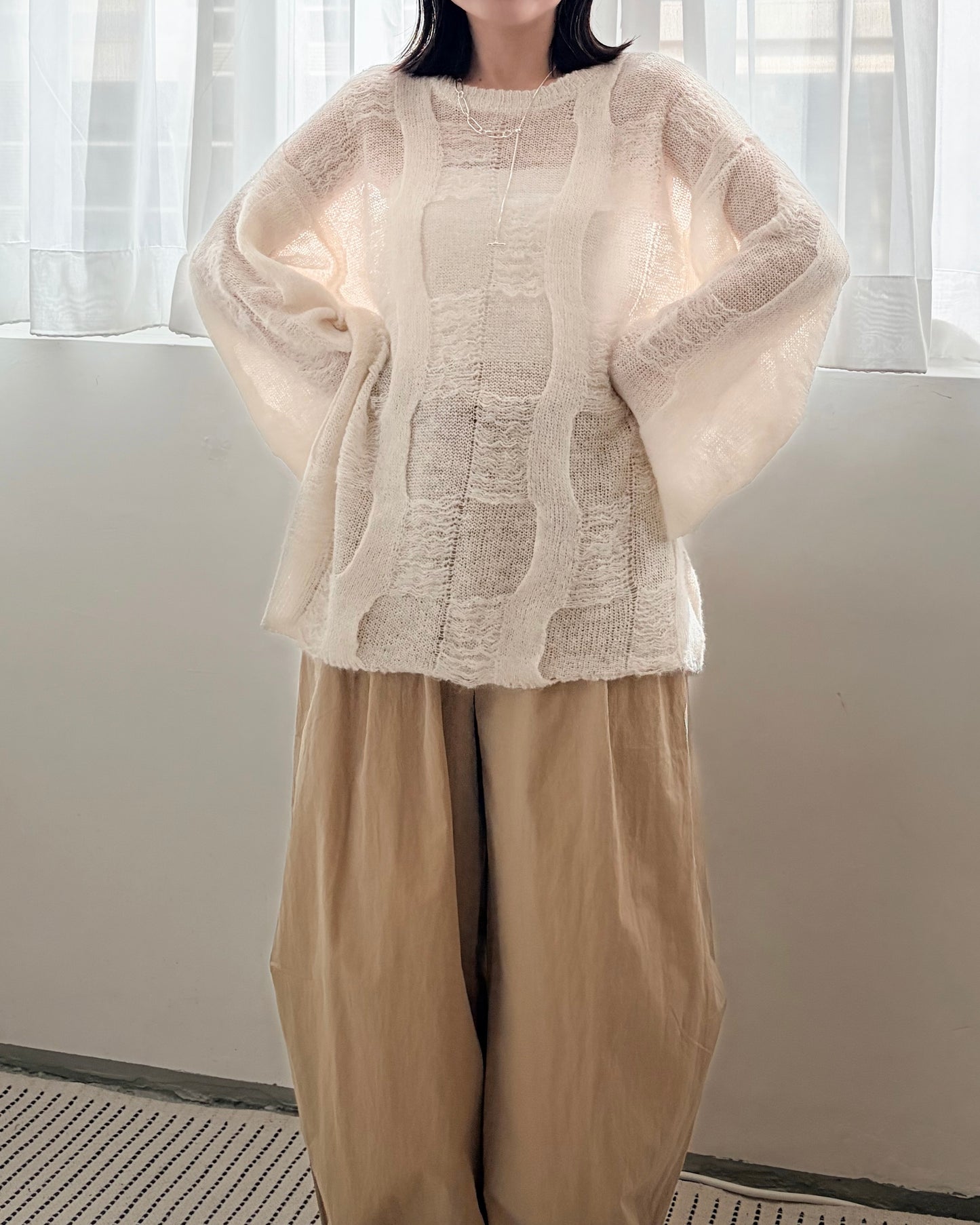 TP717- 馬海毛破爛Mesh Top | White | Brown | Black