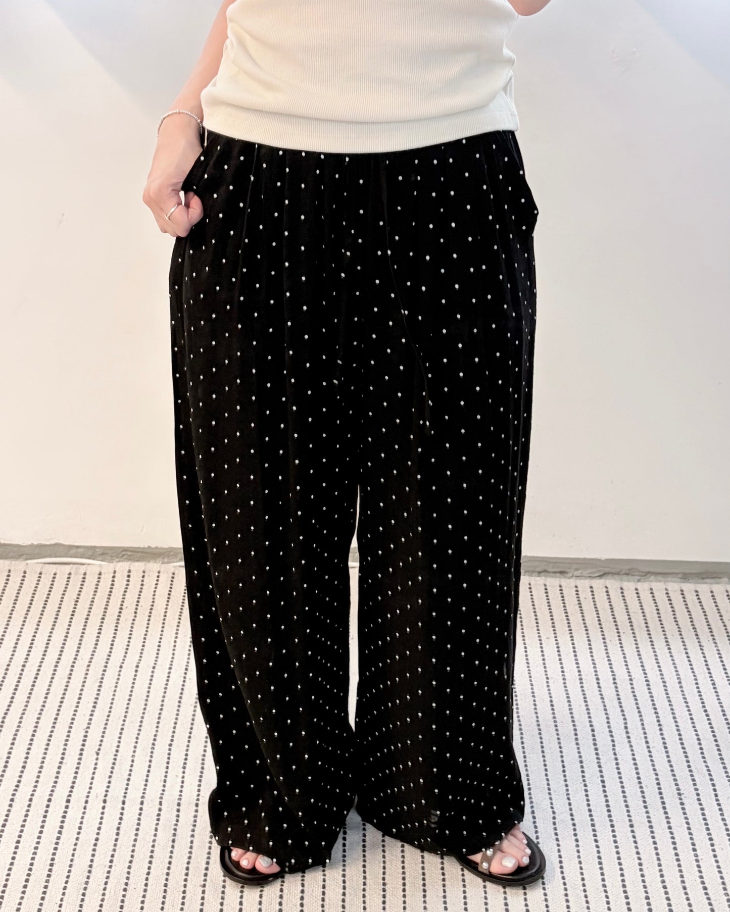PT116- Dot Dot Easy Pants | White | Black