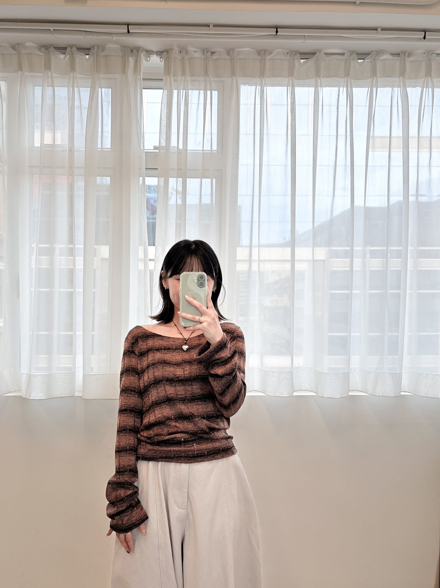 TP684- 破爛微喇叭袖橫間Top | Green | Brown