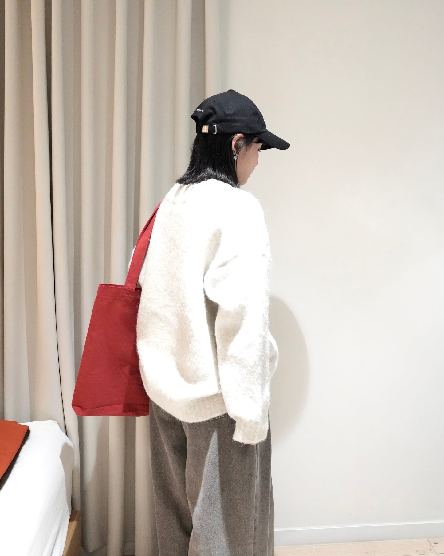 TP702- V Neck knit Top | Ivory | Camel | Brown