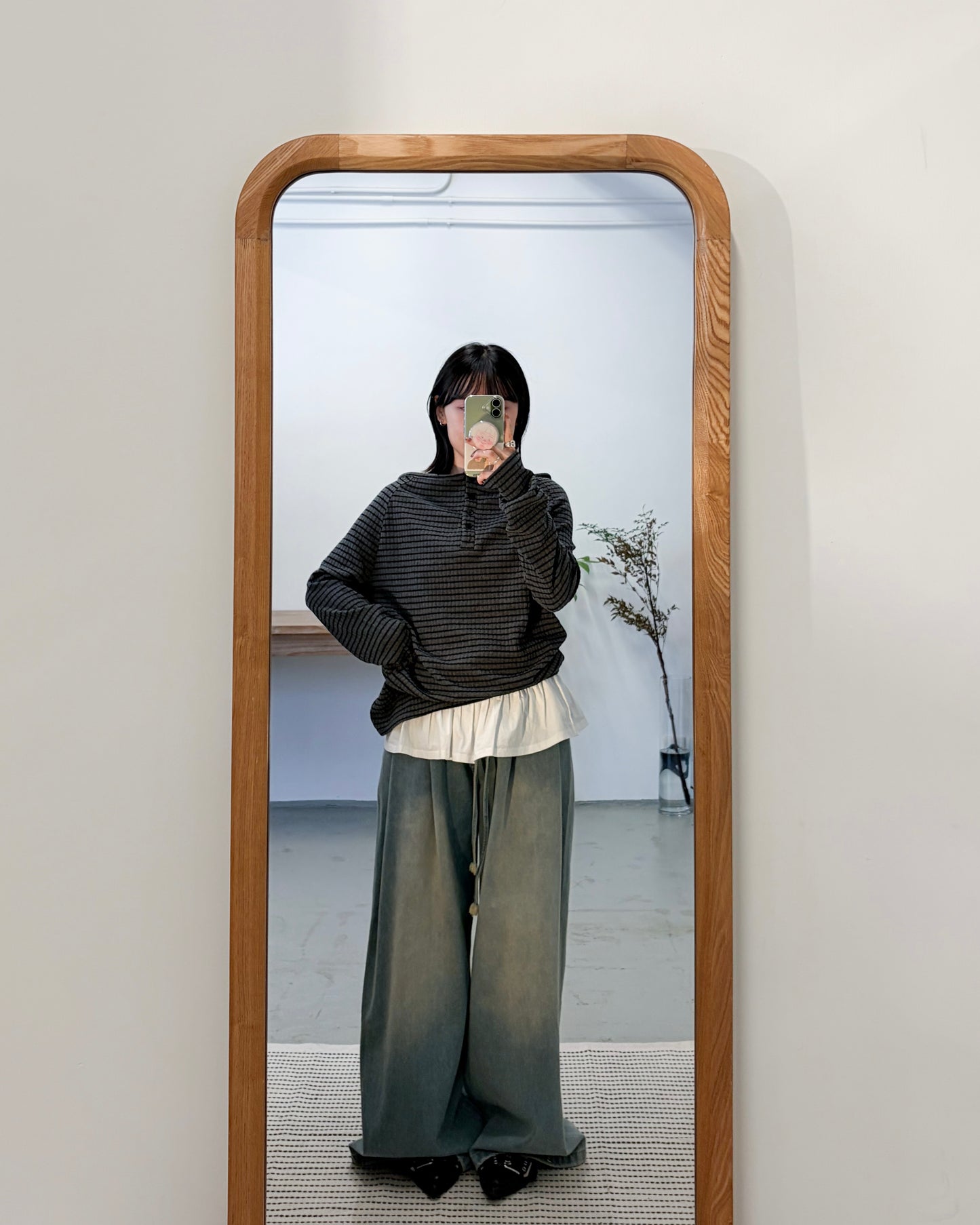 TP710- Off-shoulder Stripe Tee | Ivory | Charcoal