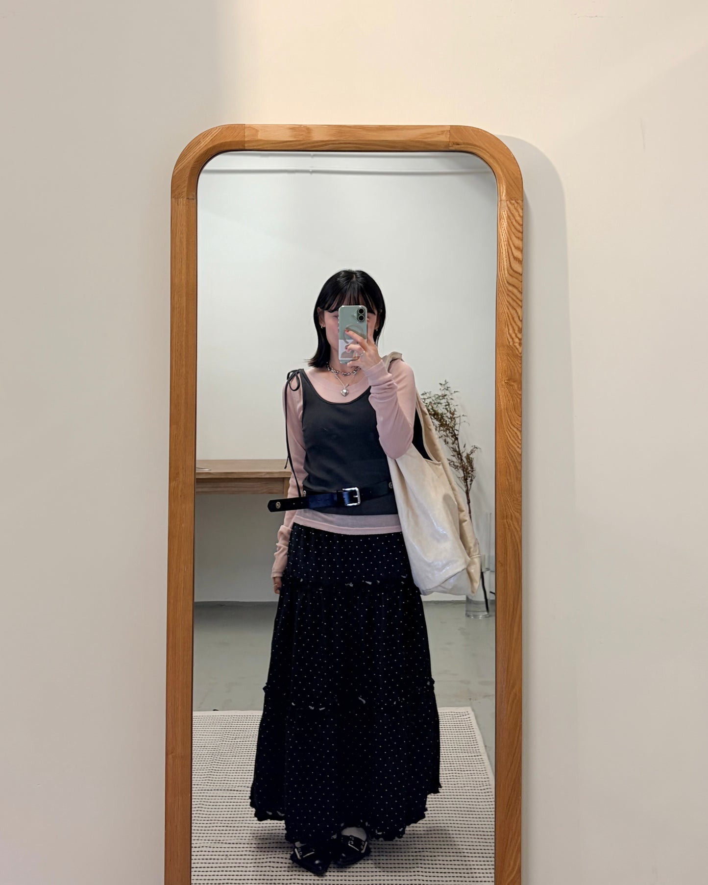 SK140- Black Small Dot Ruffle Skirt  ( 薄絨 ）