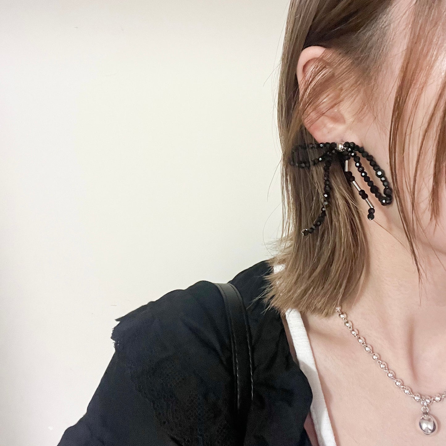 AC142- 3 Color Ribbon Earrings | Pearls ｜ Clean | Black